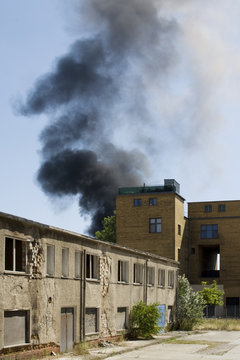 Fabrikbrand Rauchwolke