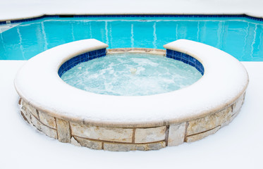 Obraz na płótnie Canvas Hot tub spa in the winter