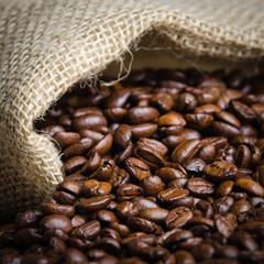kaffeebaohnen und jutesack