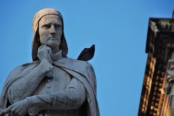 Statua di Dante a Verona
