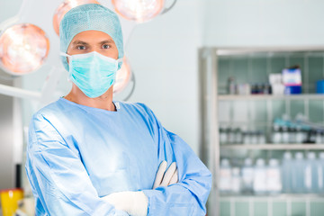 Krankenhaus - Arzt oder Chirurg im OP Saal