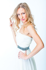 Naklejka premium portrait of a young and beautiful woman