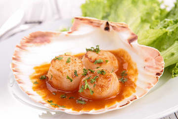 scallop and sauce