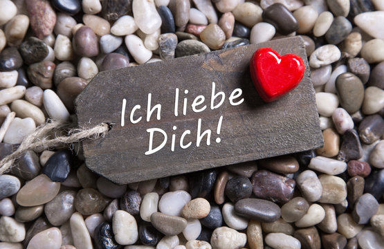 Ich liebe Dich - Worte zum Valentinstag mit Herz in Rot