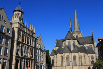 Obraz premium Wesel Großer Markt Rathaus und Willibordi Dom