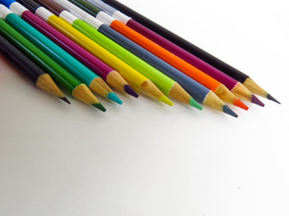Naklejka premium Lápis de cor / Material para estudante, lapis coloridos.