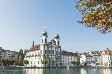 Fototapeta na wymiar Lucerna, zabytkowe Stare Miasto, Kościół Jezuitów, Reuss, Szwajcaria