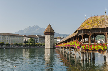 Luzern, historische Altstadt, Kapellbrücke, Reuss, Schweiz