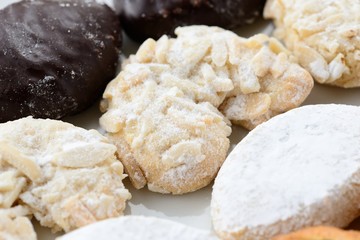 Pasticceria secca su piatto