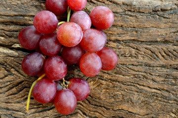 rose wine and grapes