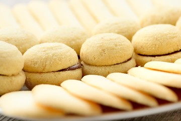 Pasticceria secca su piatto