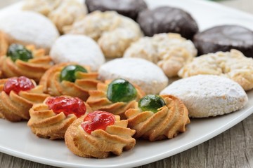 Pasticceria secca su piatto