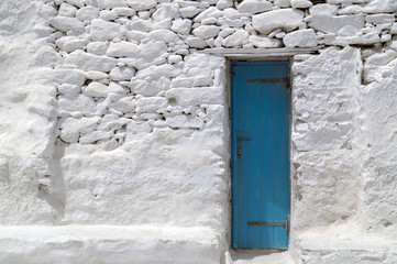 Fototapeta na wymiar Stary kościół Panagia Paraportiani na wyspie Mykonos w Grecji
