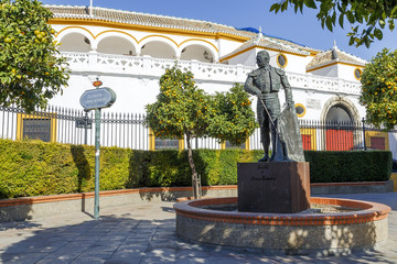 Matador Curro Romero statue in Seville © KarSol