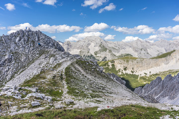 Fototapeta na wymiar Górskie Nordkette w Tyrolu, Innsbruck, Austria.