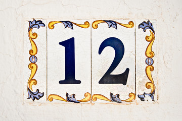 Carreau de céramique numéro 12