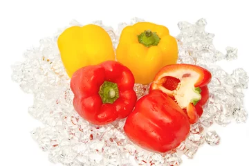 Fototapeten Frische Tomaten auf Eis © praisaeng