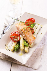 asparagus with salmon