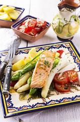 asparagus with salmon