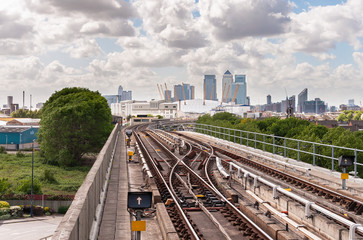 Obraz premium Tory kolejowe Docklands Light Railway