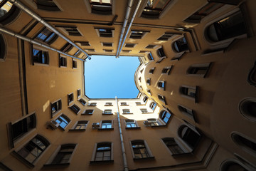 Fototapeta premium Saint-Petersburg, old houses built in a circle and named wells