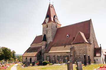 alte romanische Kirche