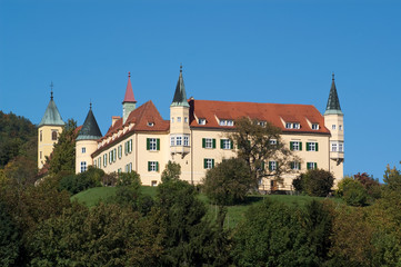 Schloss und Schlosskirche St. Martin bei Schönwetter