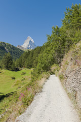 Fototapeta premium Zermatt, Matterhorn, Wanderweg, Wallis, Schweizer Alpen