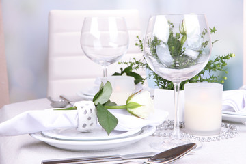 Table arrangement in restaurant