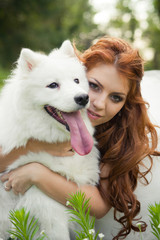 bride with a Samoyed