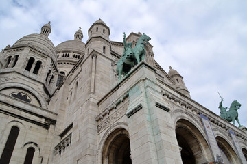 Fototapeta na wymiar Basilique of Sacre Coeur in Montmartre, Paris