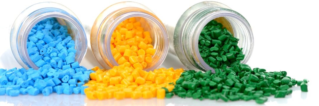 Reagenzglas mit farbigen Masterbatch Kunststoffgranulat