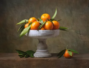 Abwaschbare Fototapete Früchte Vintage Stillleben mit Mandarinen in Vase für Früchte