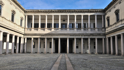 Fototapeta na wymiar Mediolan - Via Senato - dziedziniec Archiwum Państwowe
