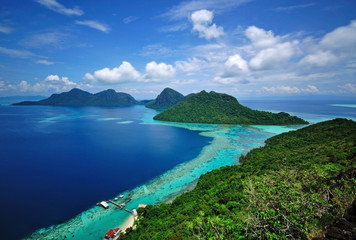 Scenic view  tropical island in Semporna, Sabah, Malaysia - obrazy, fototapety, plakaty