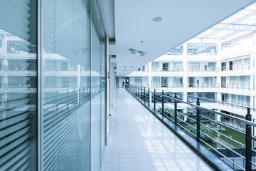 Clean the hospital room, the blue tint.