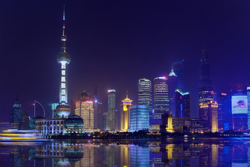 Fototapeta na wymiar Night view of Shanghai