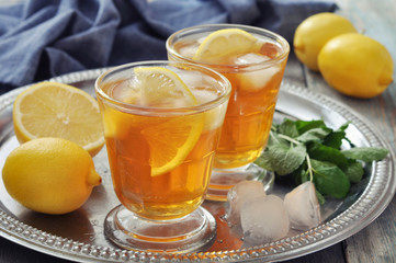 Ice tea with lemon