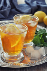 Ice tea with lemon