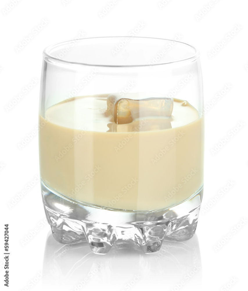 Poster Baileys liqueur in glass isolated on white