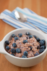 Haferschleim mit Heidelbeeren