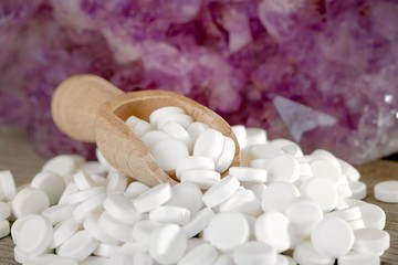 Schüsslersazemit mit Mineralstein