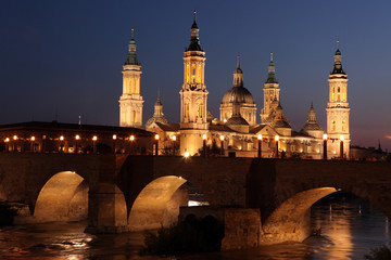 View of the basilica of the Virgen del Pilar and Ebro river, on