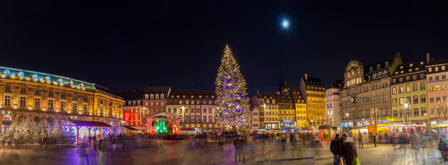 Christmas tree with Christmas market in Strasboкп