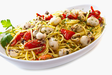 spaghetti con seppioline e pomodori