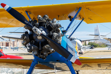 an old airplane engine and propeller