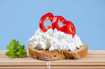 Schnittchen mit Frischkäse 22