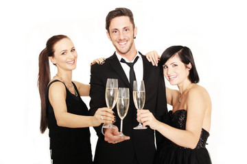 Junge Menschen feiern Silvester