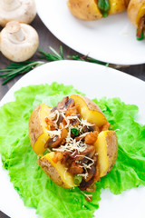 Baked potato with bacon and mushrooms