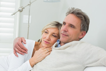 Obraz premium Close-up of a relaxed loving couple at home
